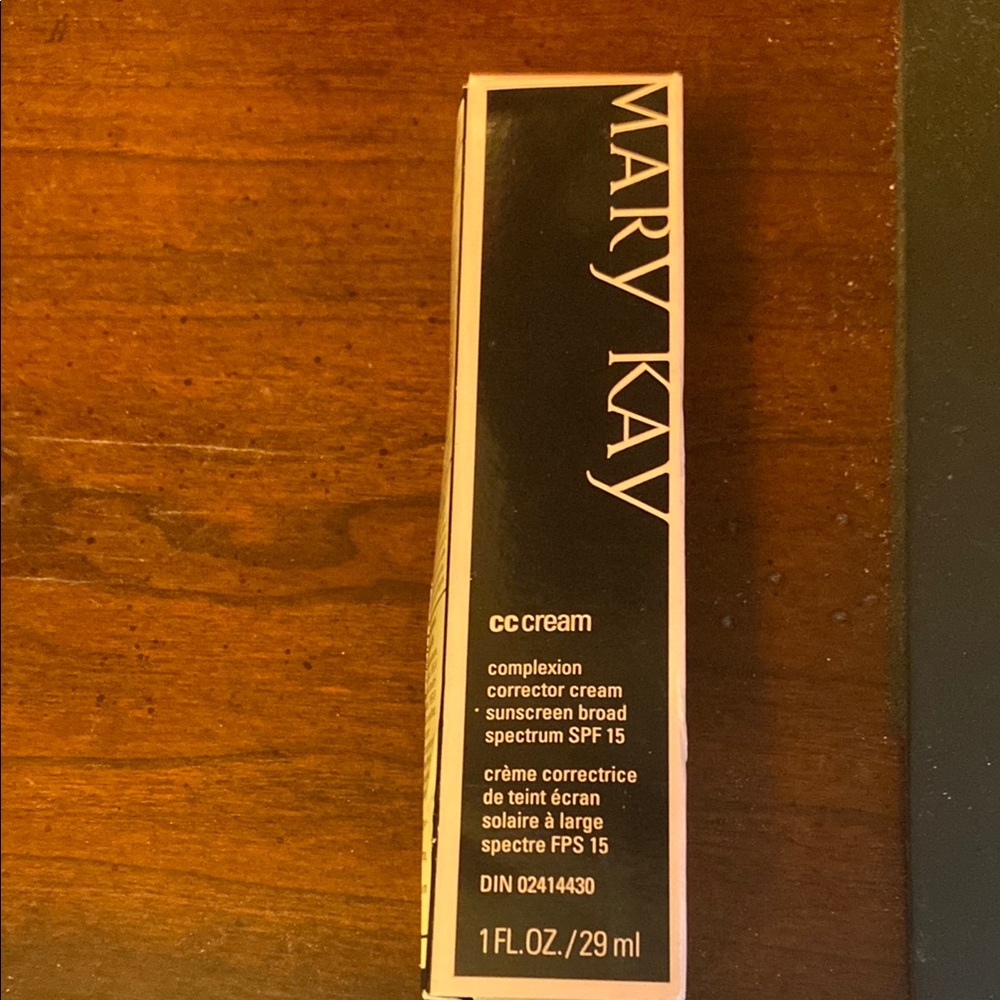 Mary Kay Complexion Corrector Cream - Black and Pink